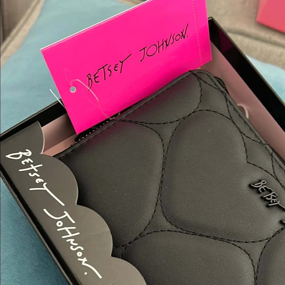 Betsey Johnson Black Hearts Wallet with Wristlet - Picture 3 of 5